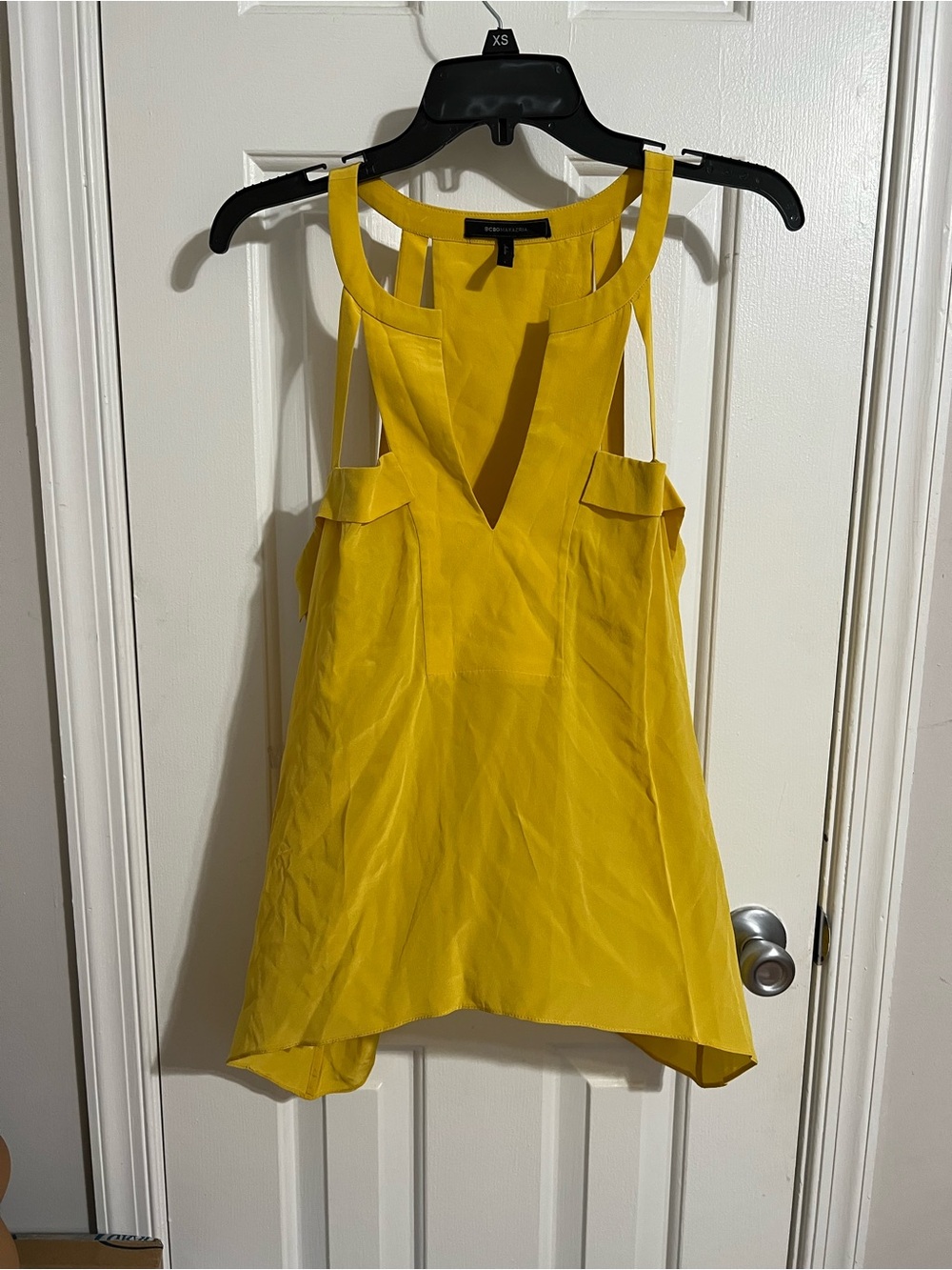 BCBGMaxAzria Yellow Sleeveless V-Neck Cutout Camisole